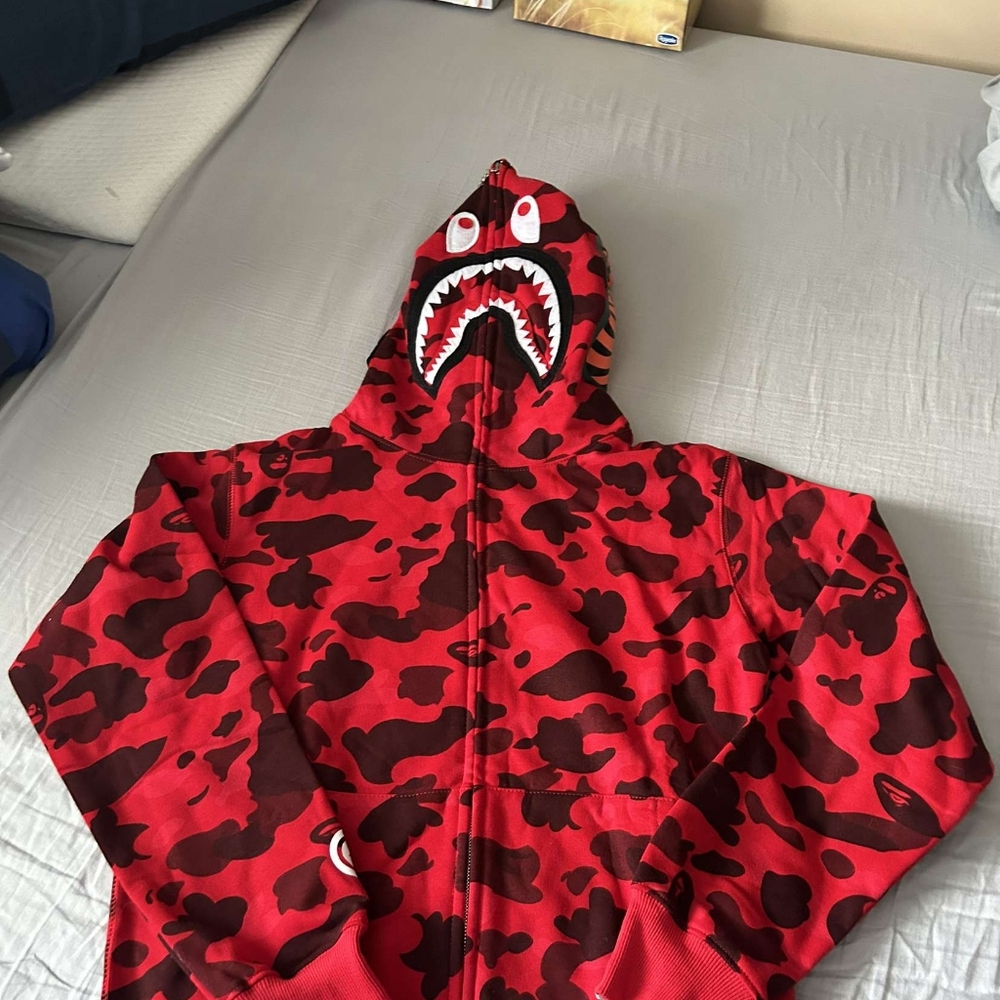 Red camo bape size medium - Picture 2 of 6